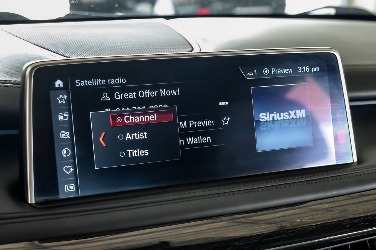 BMW X5 Vehicle Main Gallery Image 35