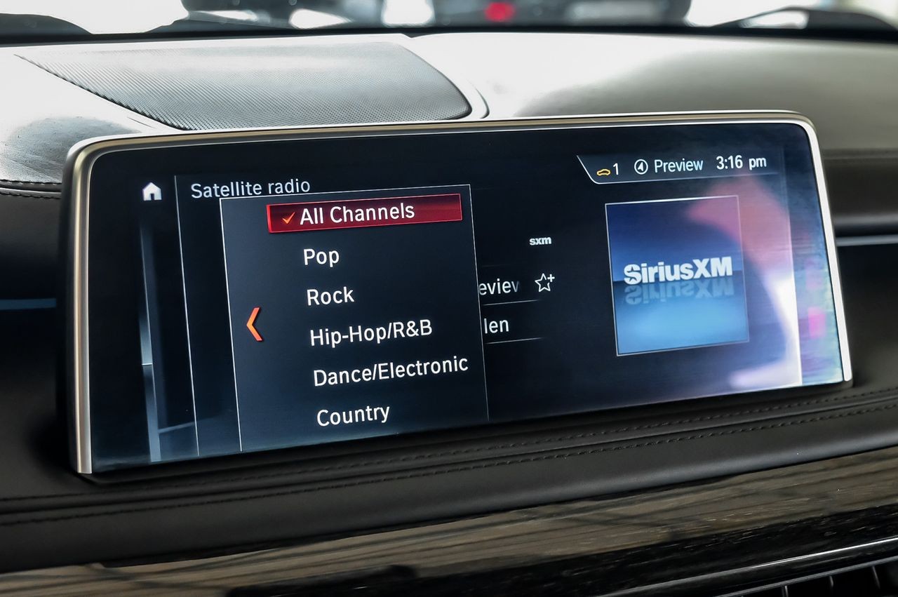 BMW X5 Vehicle Main Gallery Image 36