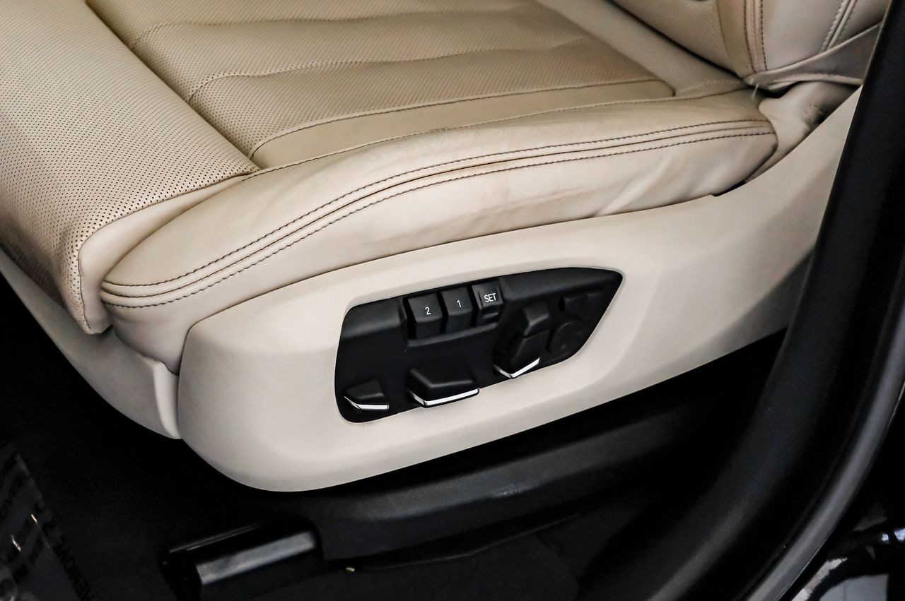 BMW X5 Vehicle Main Gallery Image 41