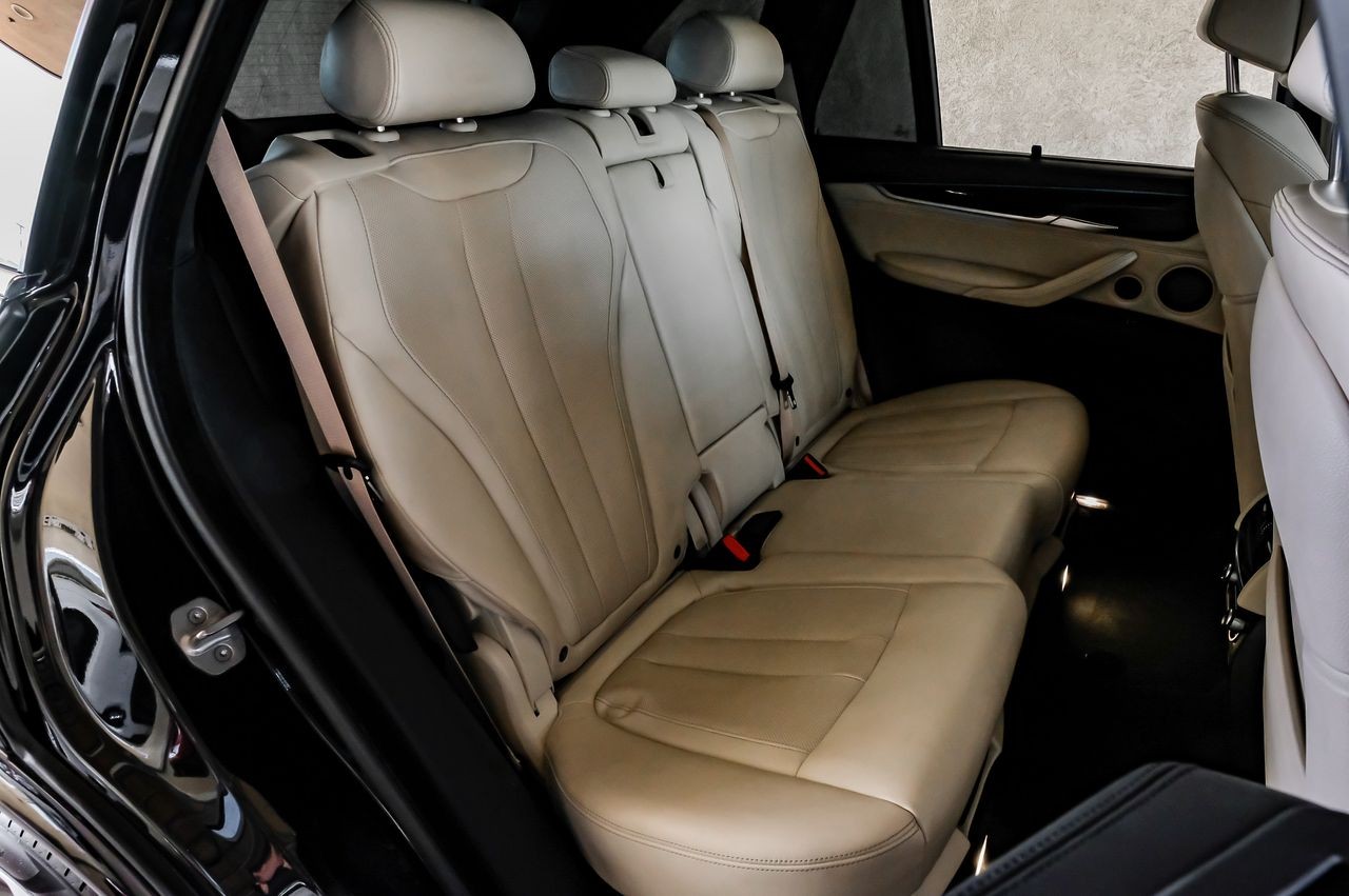 BMW X5 Vehicle Main Gallery Image 44