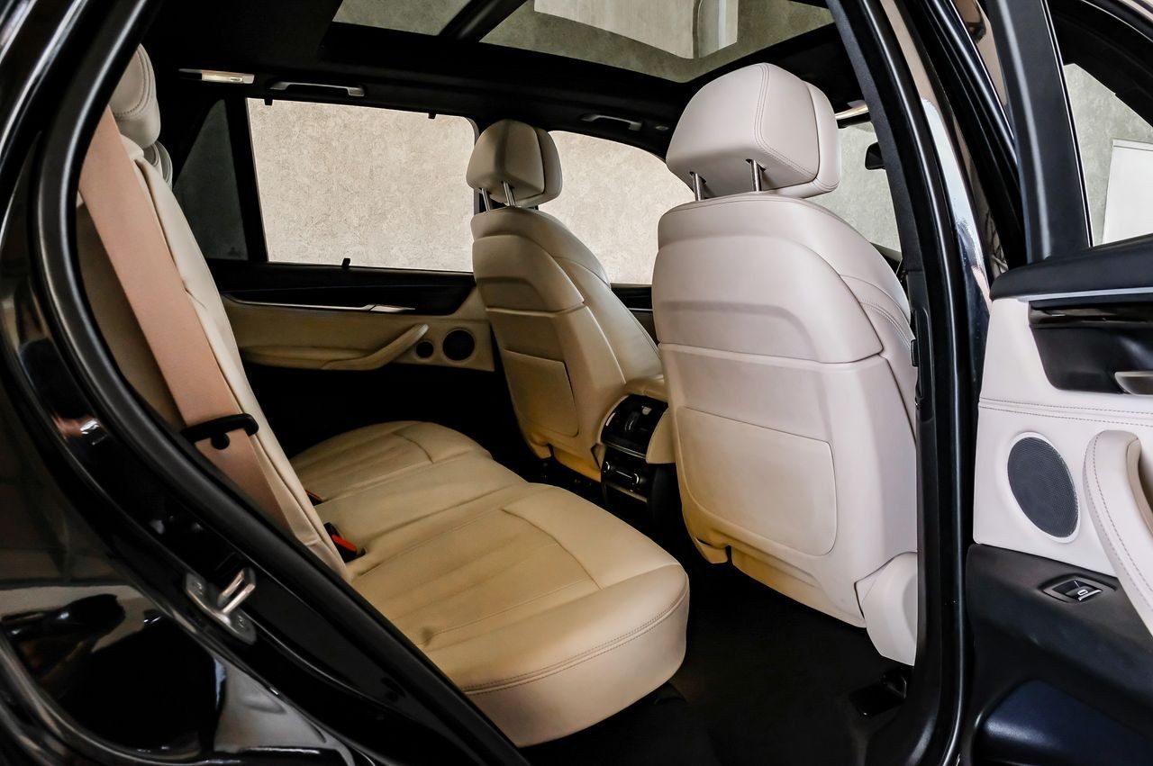 BMW X5 Vehicle Main Gallery Image 45