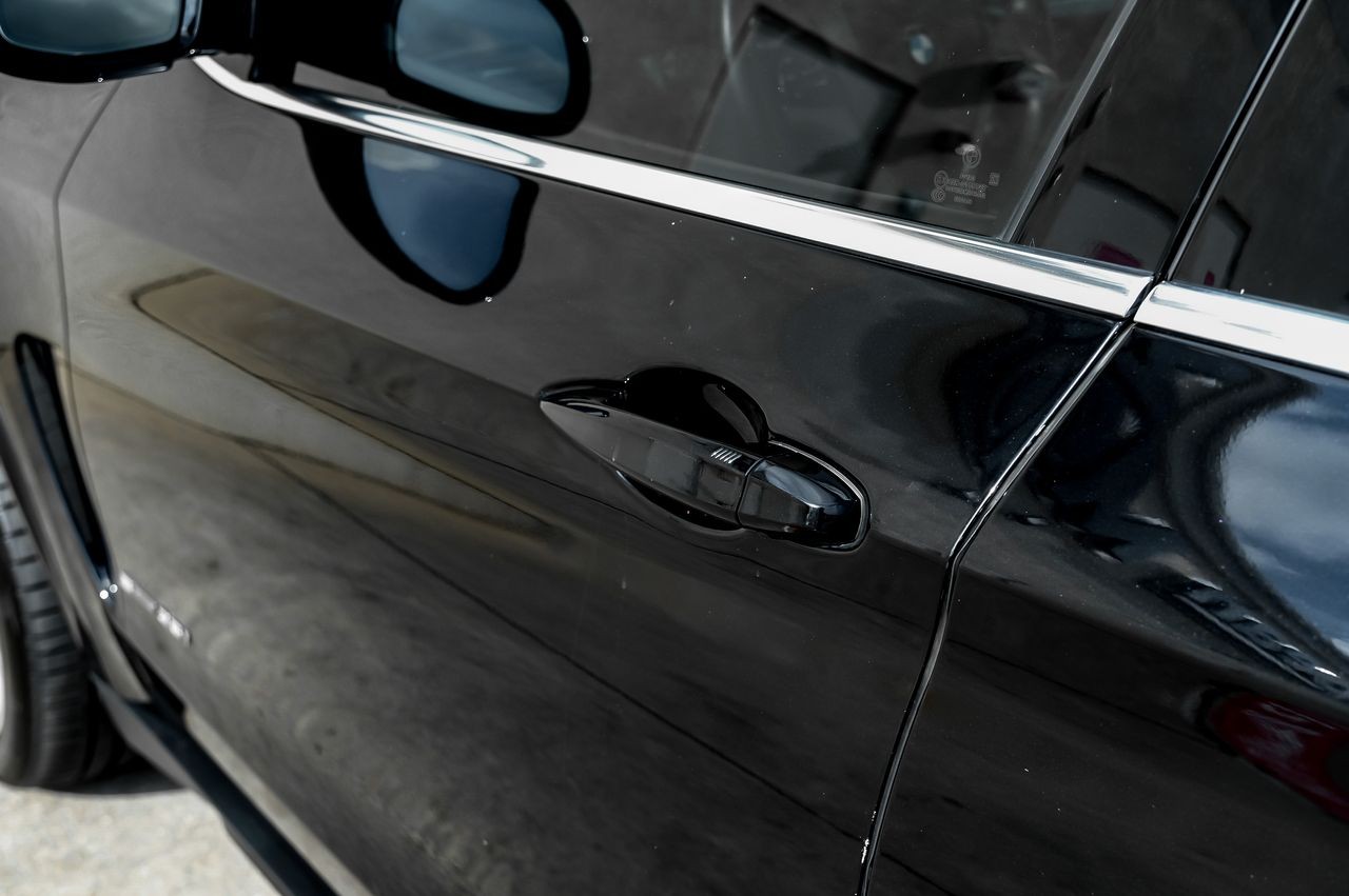 BMW X5 Vehicle Main Gallery Image 49