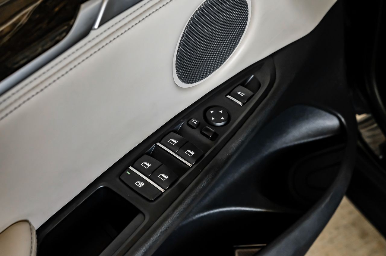 BMW X5 Vehicle Main Gallery Image 51