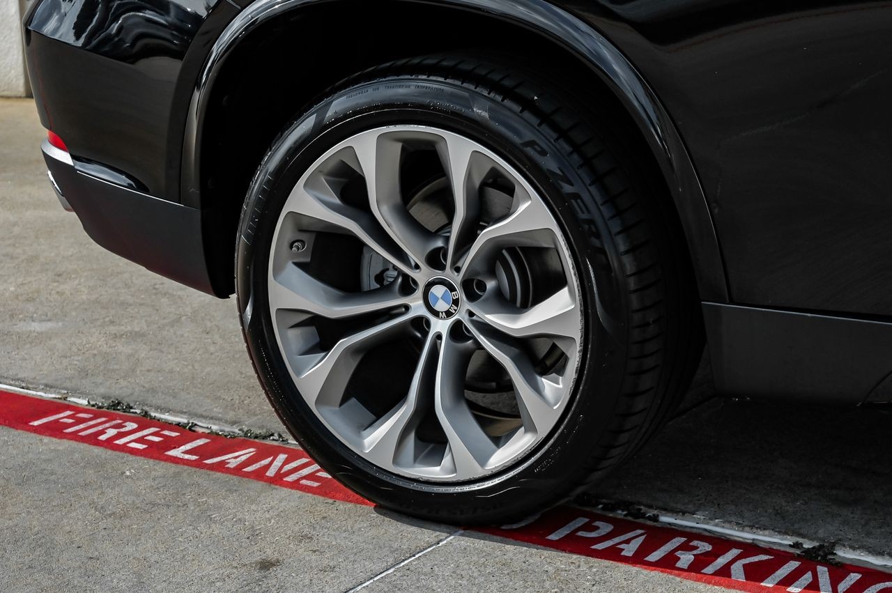 BMW X5 Vehicle Main Gallery Image 60