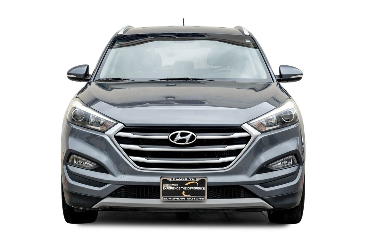 Hyundai Tucson Vehicle Main Gallery Image 05