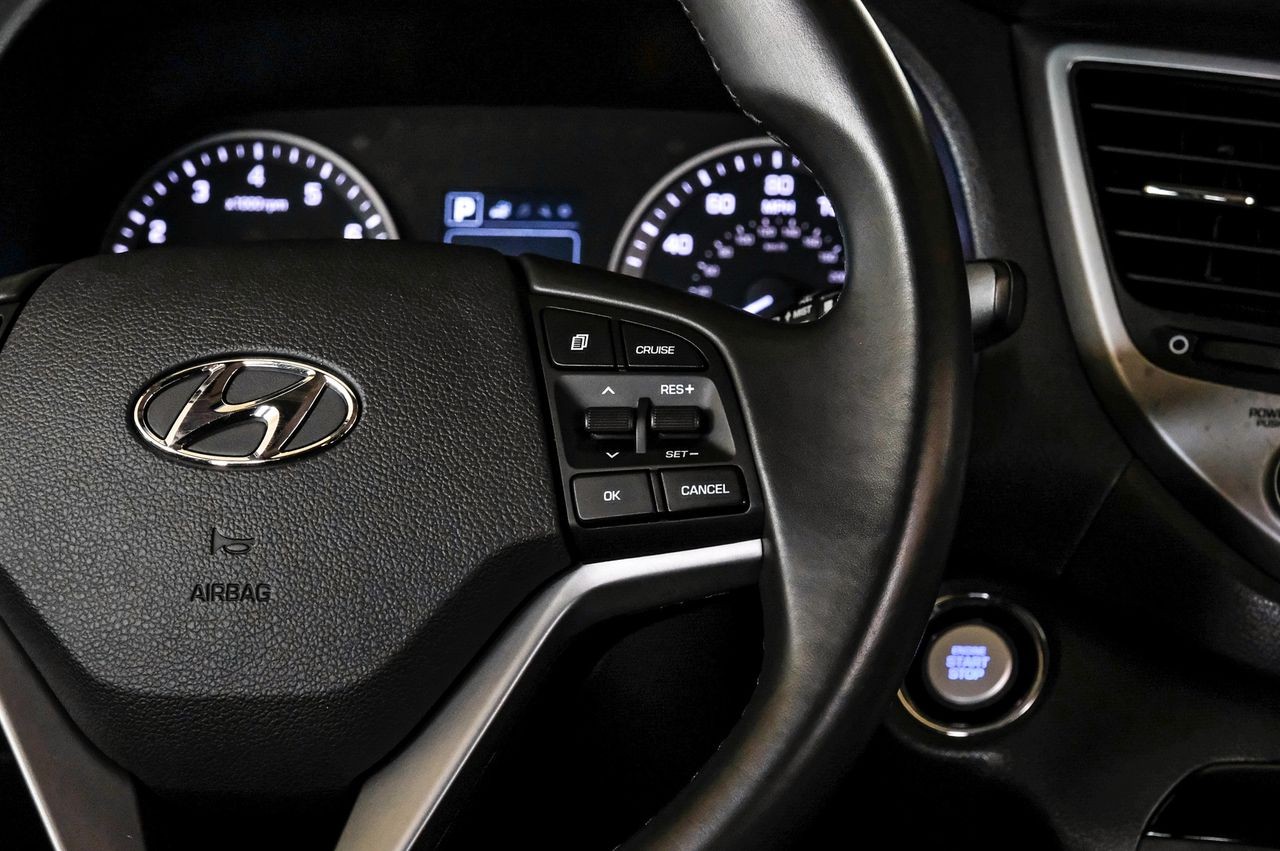 Hyundai Tucson Vehicle Main Gallery Image 18