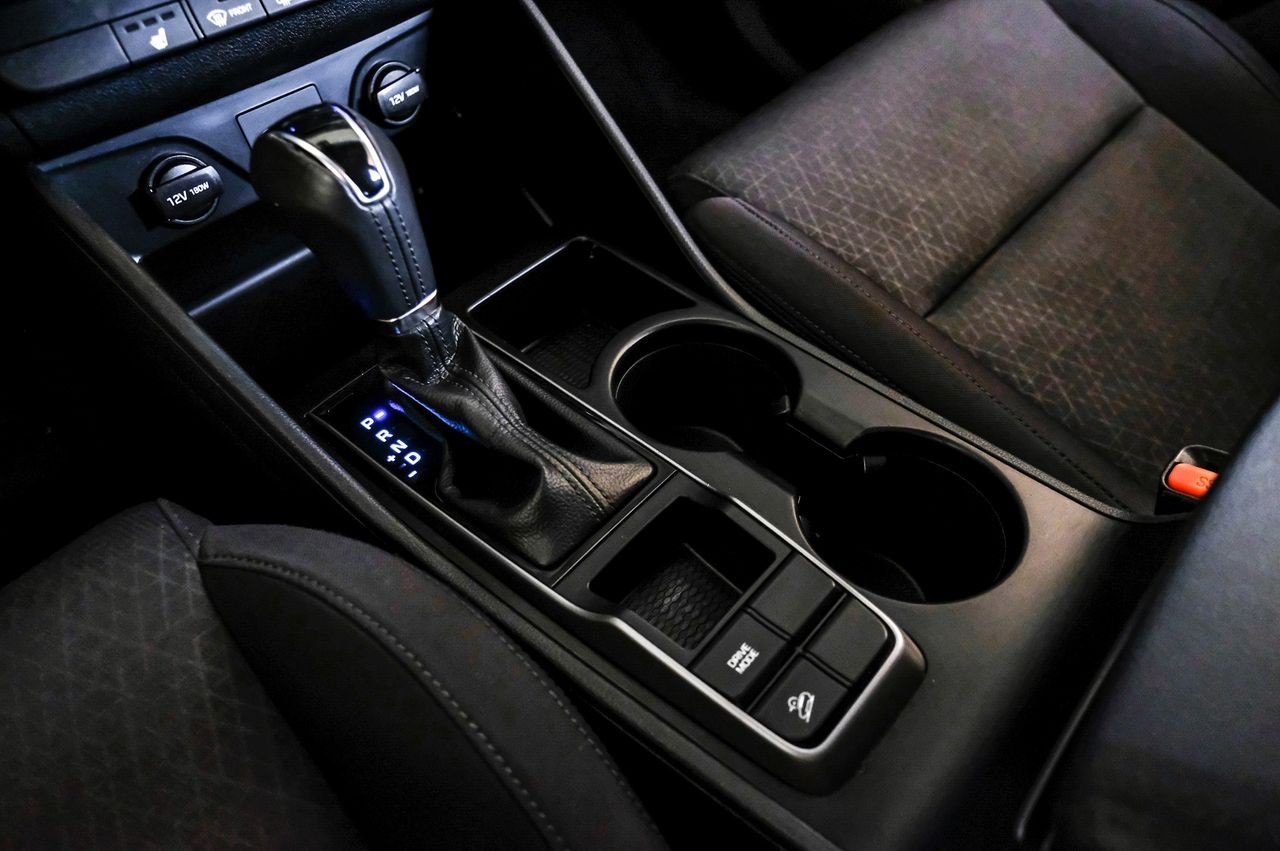 Hyundai Tucson Vehicle Main Gallery Image 22