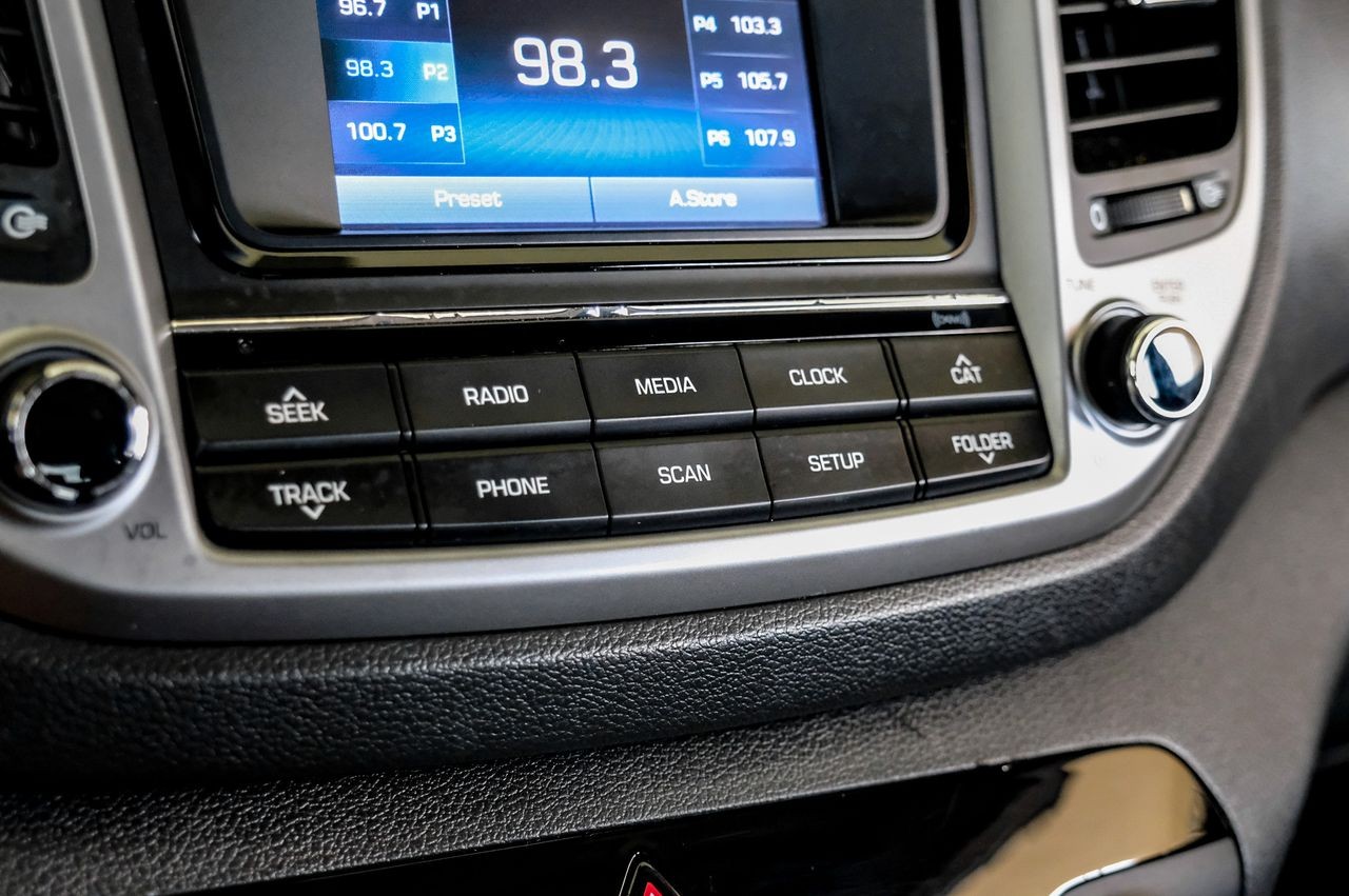 Hyundai Tucson Vehicle Main Gallery Image 27