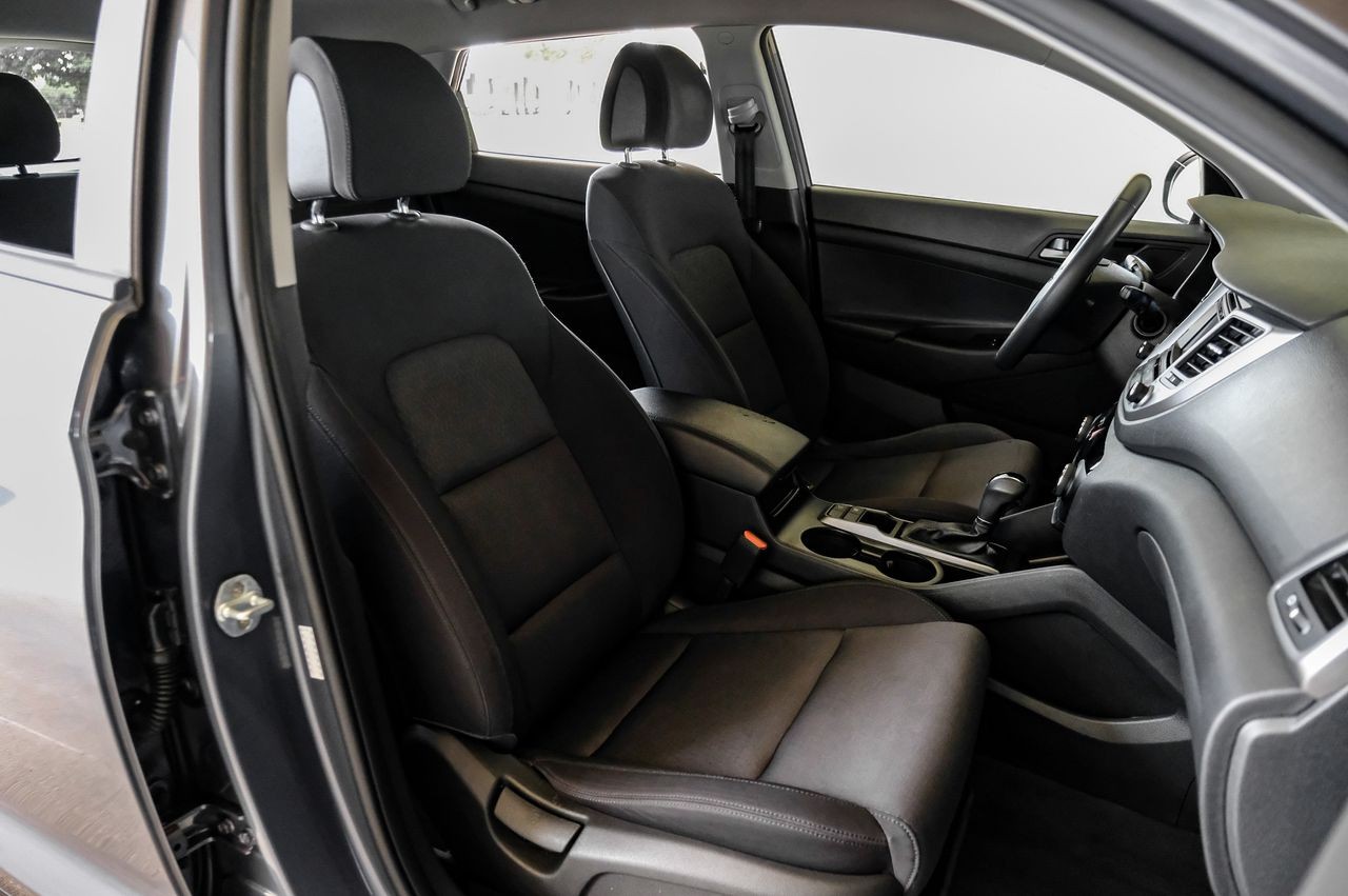 Hyundai Tucson Vehicle Main Gallery Image 39