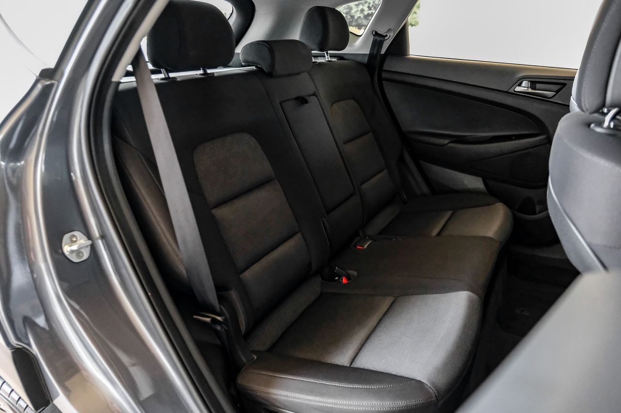 Hyundai Tucson Vehicle Main Gallery Image 40