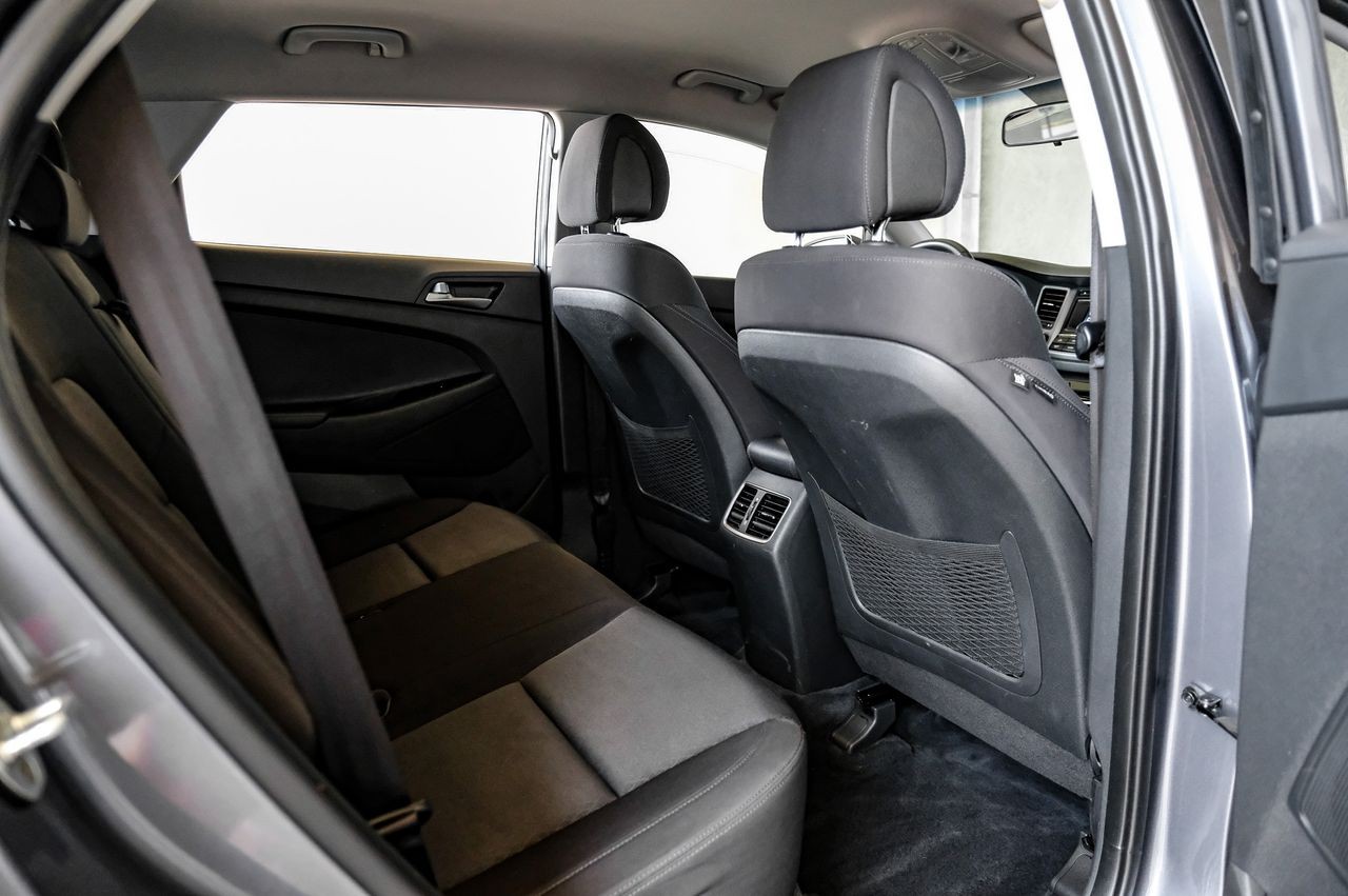 Hyundai Tucson Vehicle Main Gallery Image 41