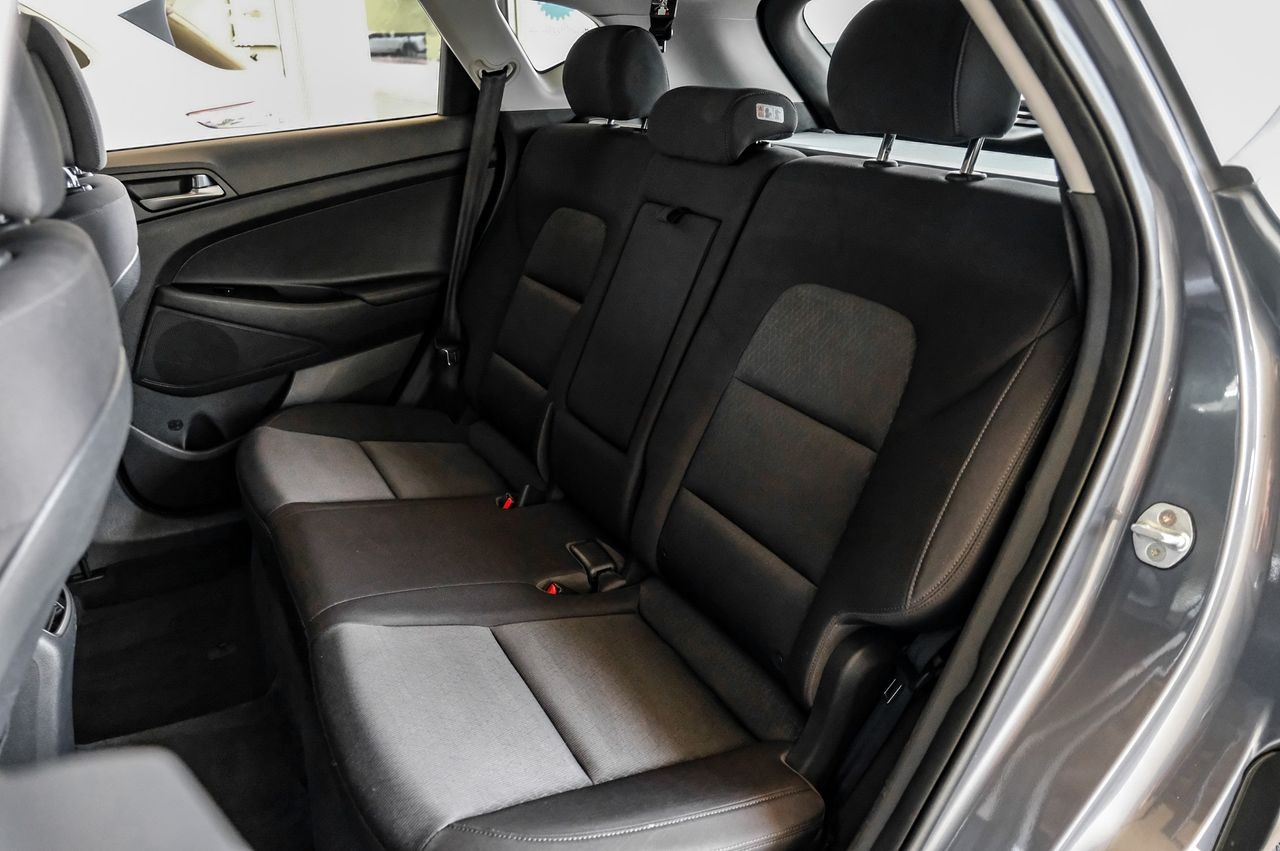 Hyundai Tucson Vehicle Main Gallery Image 43