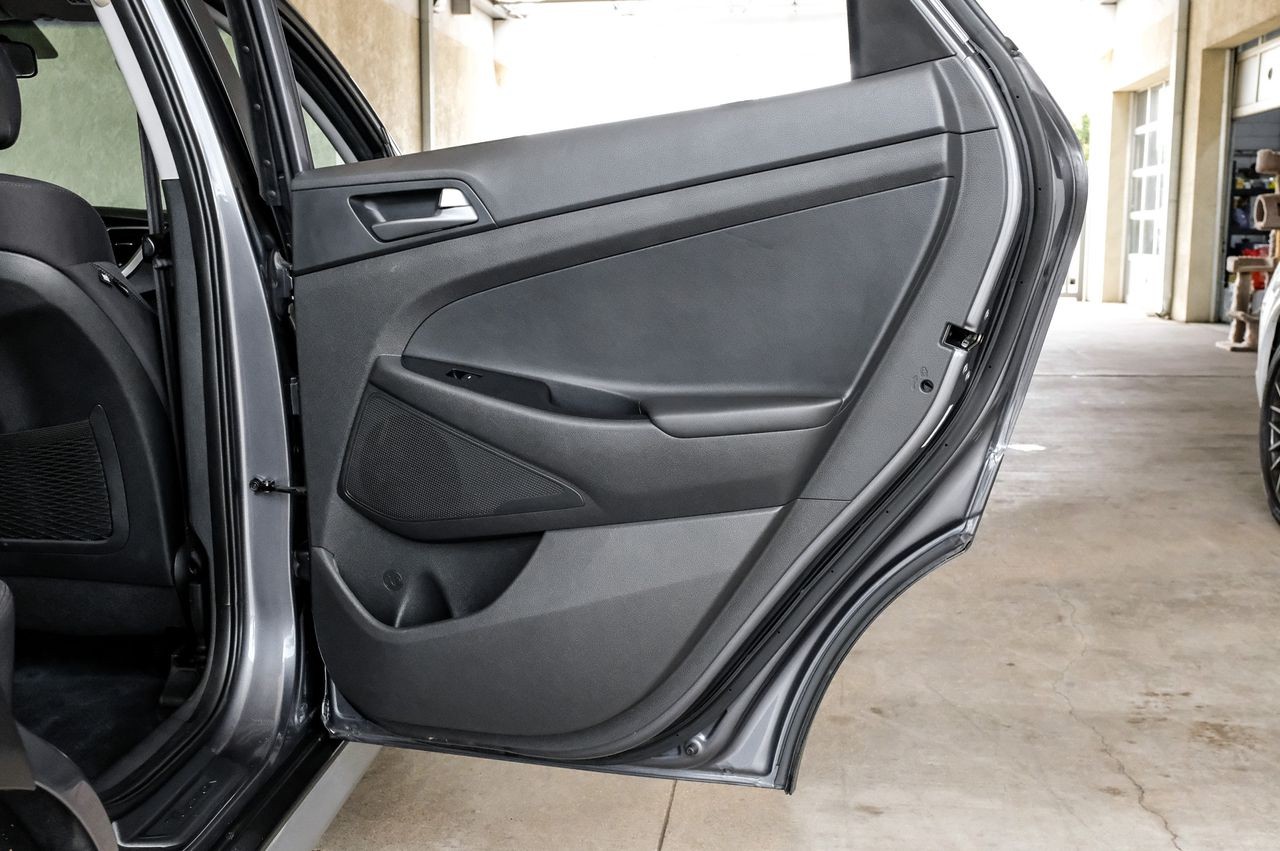 Hyundai Tucson Vehicle Main Gallery Image 49