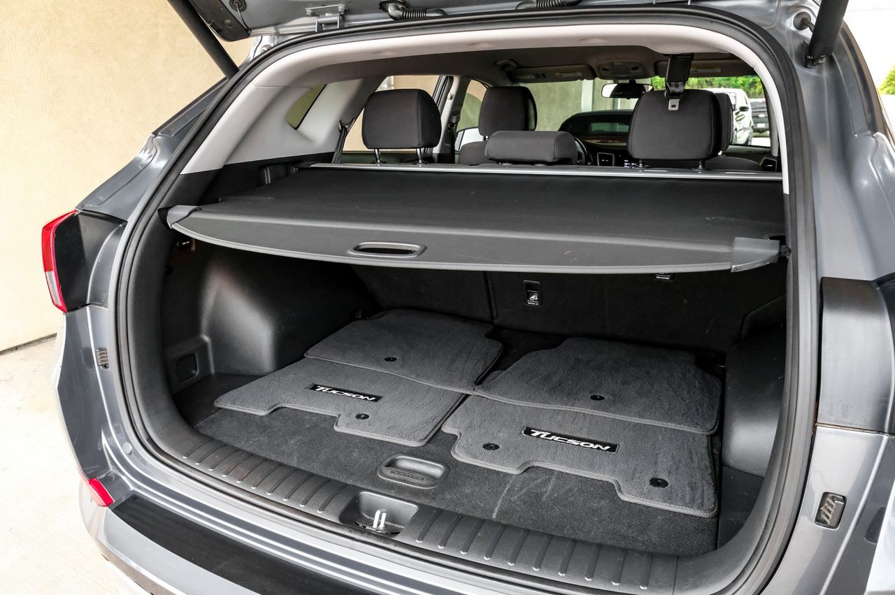 Hyundai Tucson Vehicle Main Gallery Image 52