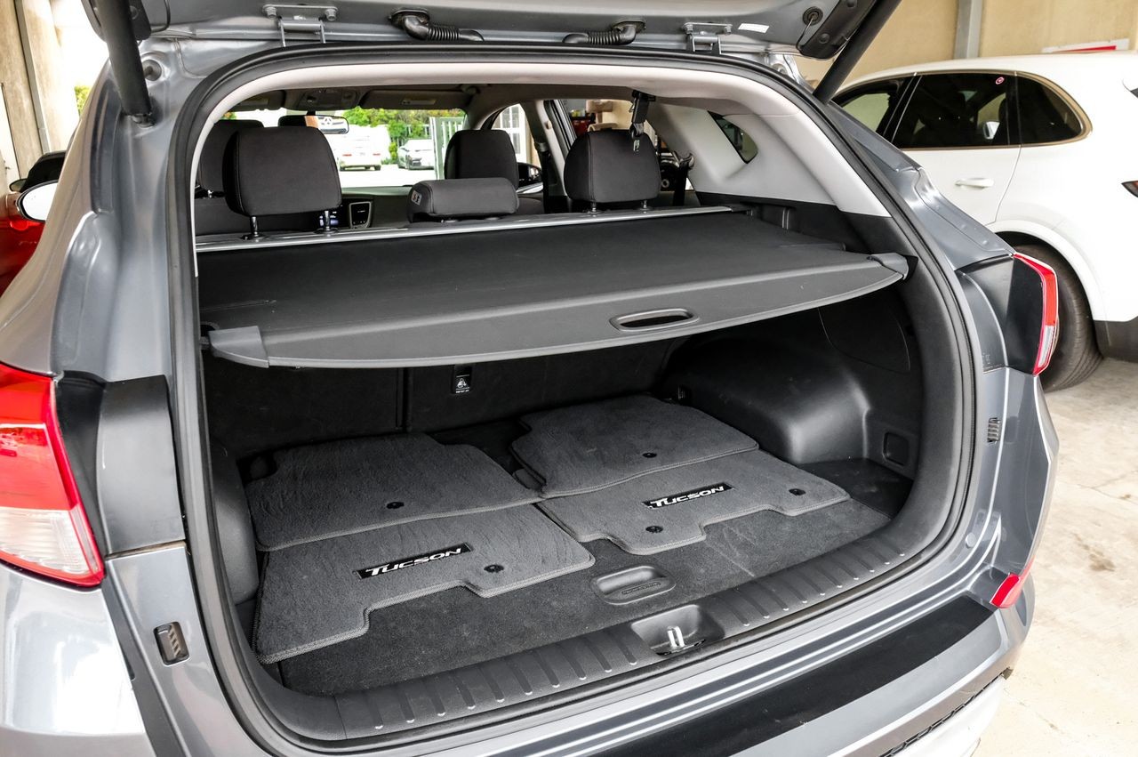 Hyundai Tucson Vehicle Main Gallery Image 53