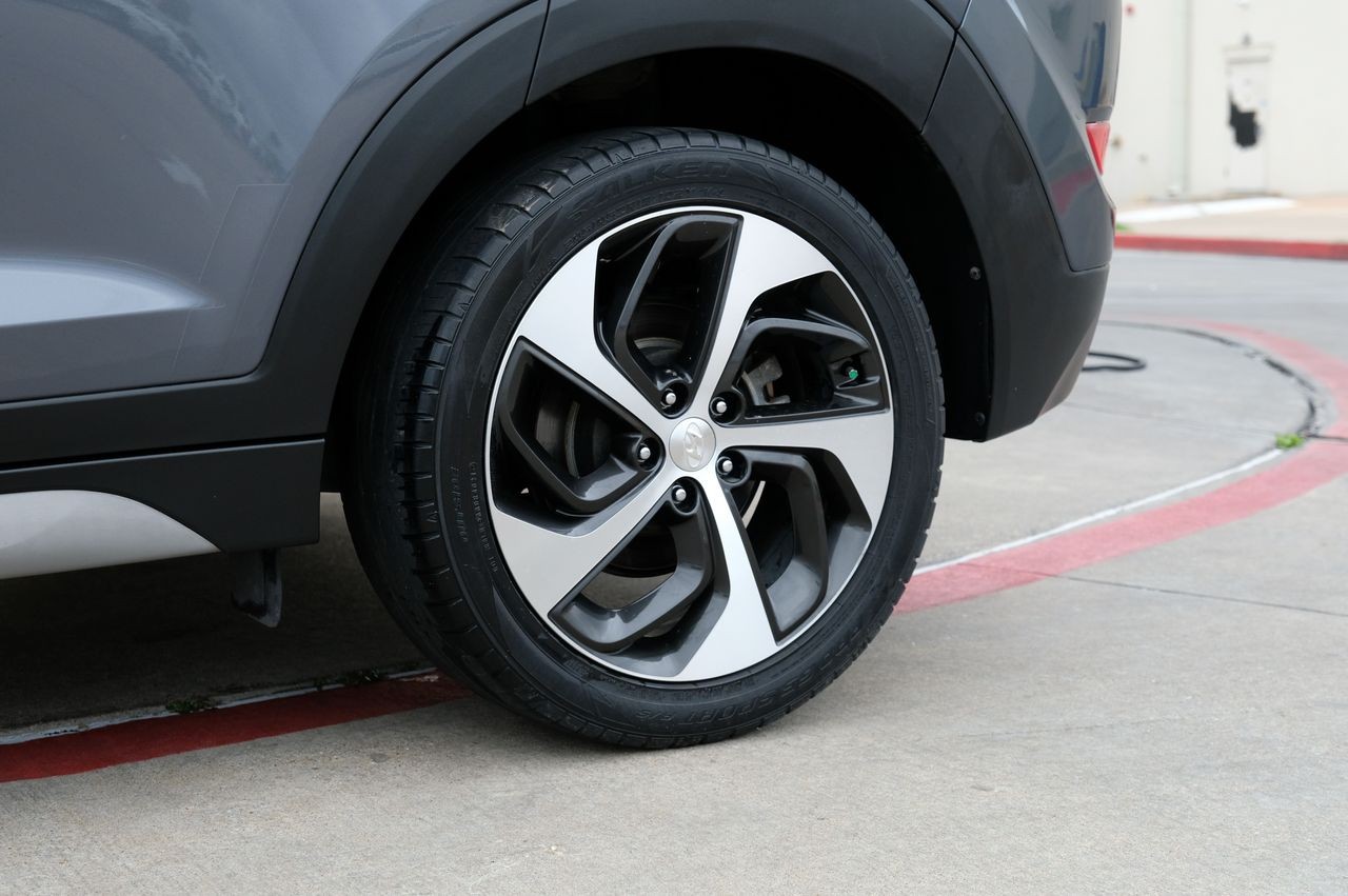 Hyundai Tucson Vehicle Main Gallery Image 55