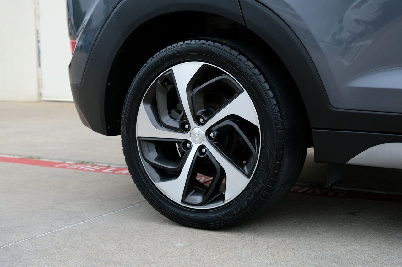 Hyundai Tucson Vehicle Main Gallery Image 56