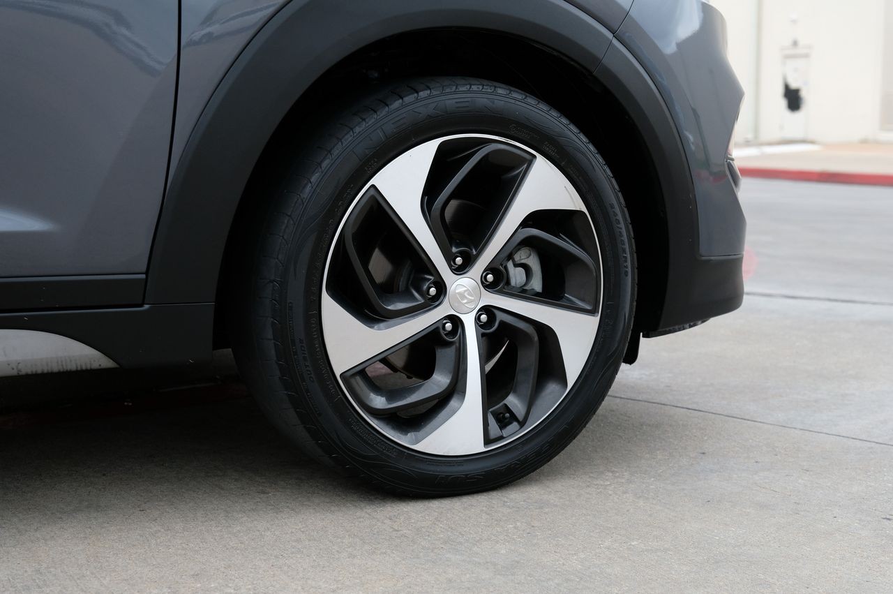 Hyundai Tucson Vehicle Main Gallery Image 57