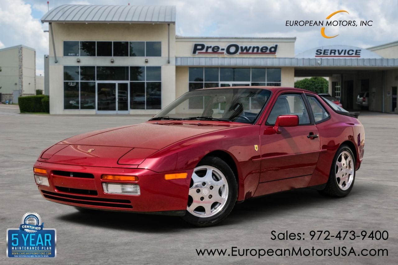 Porsche 944 Vehicle Main Gallery Image 01