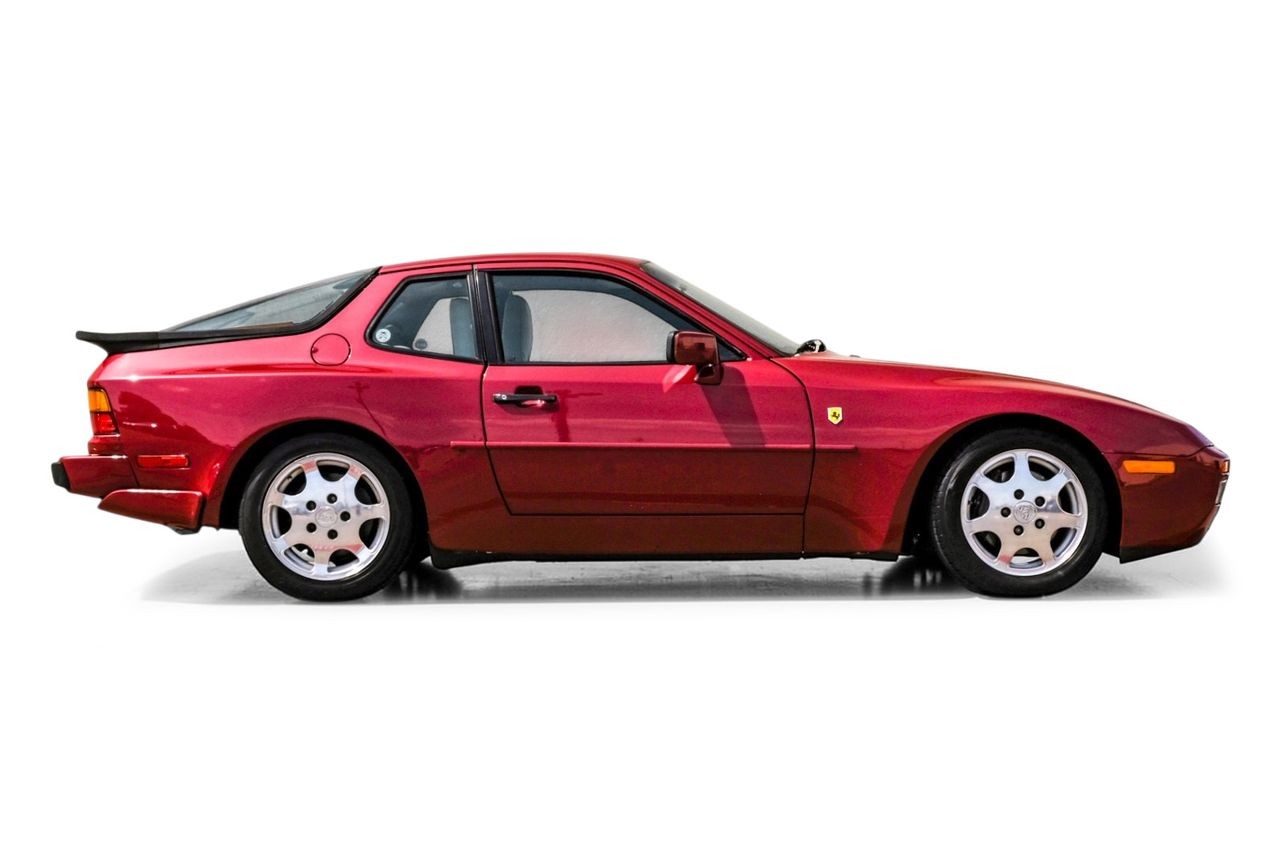 Porsche 944 Vehicle Main Gallery Image 08