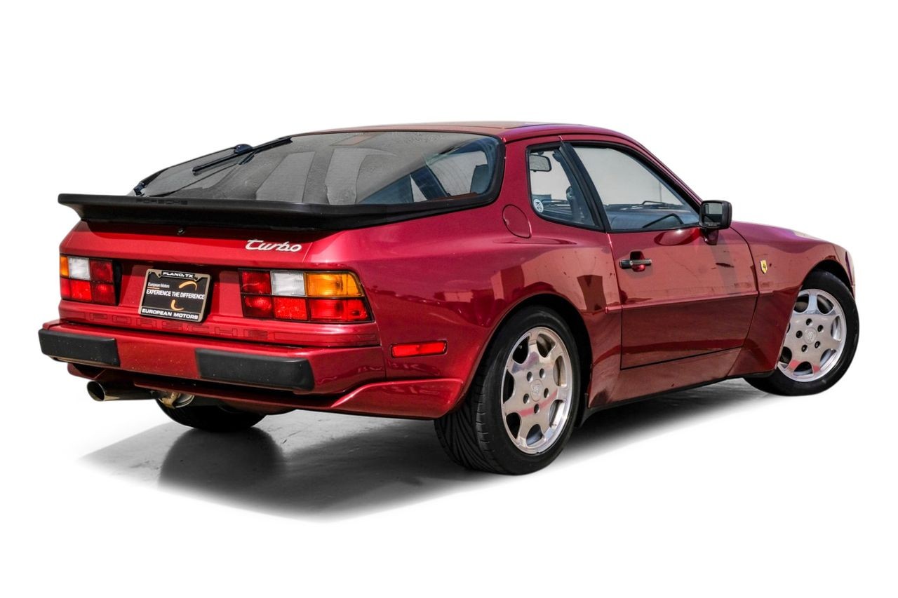 Porsche 944 Vehicle Main Gallery Image 09