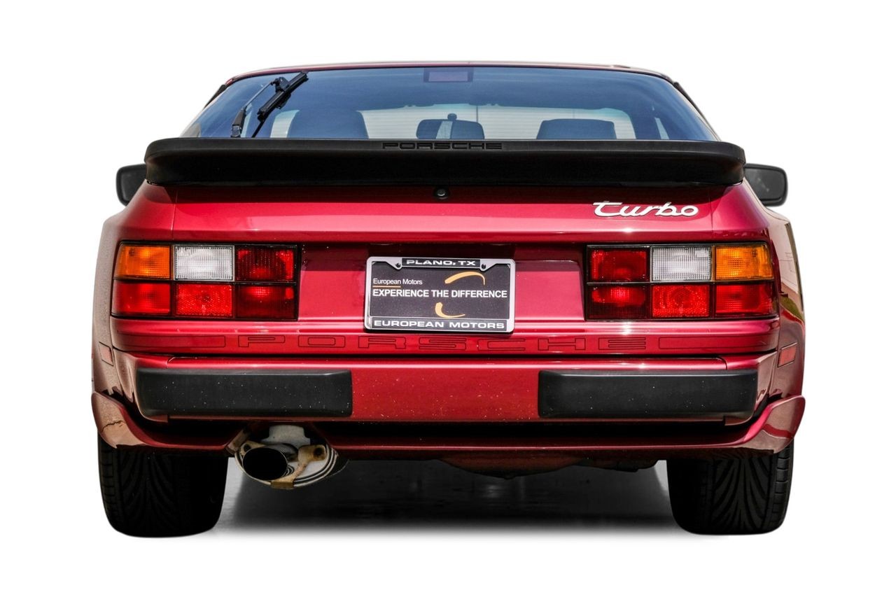 Porsche 944 Vehicle Main Gallery Image 10
