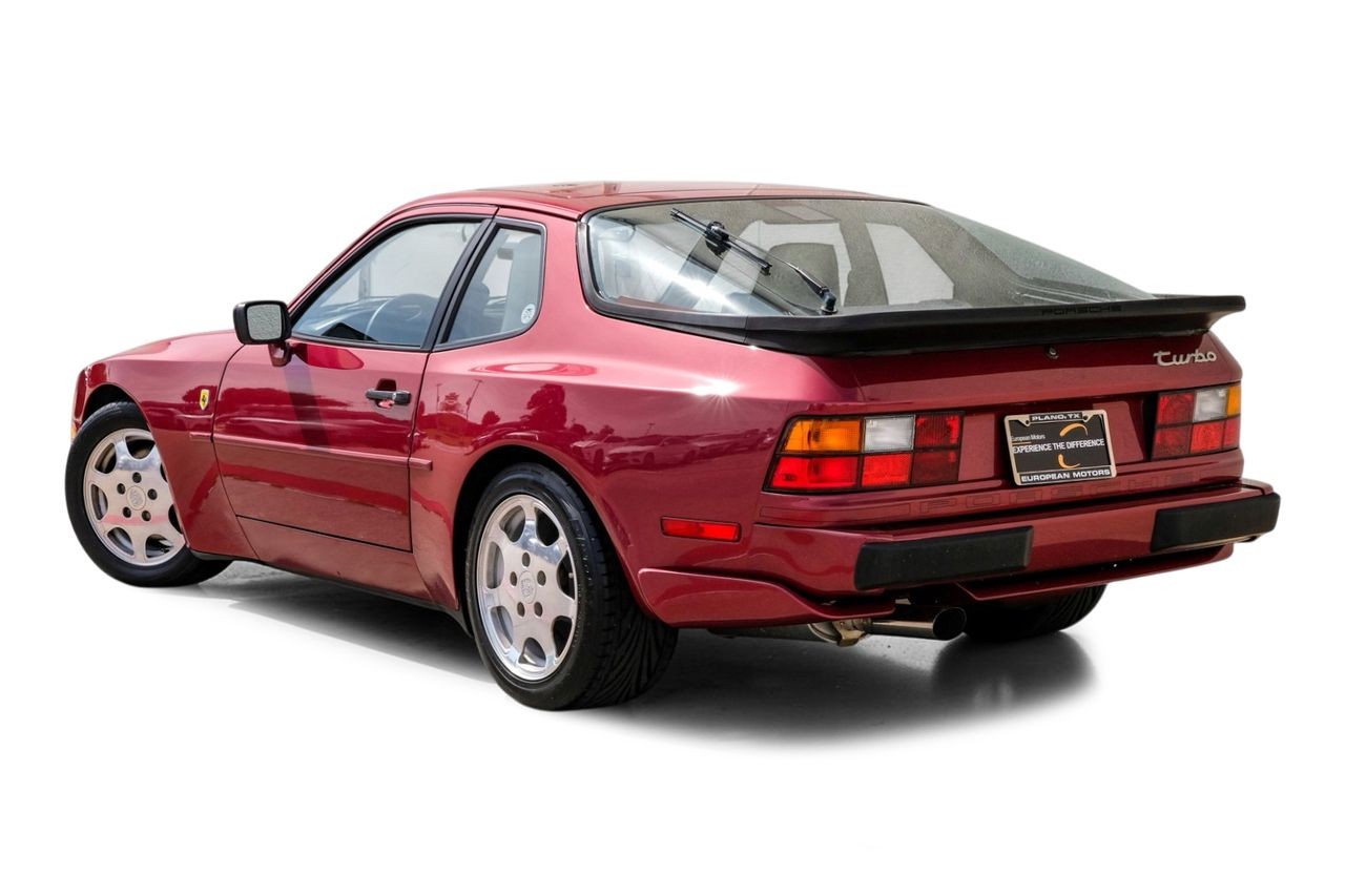 Porsche 944 Vehicle Main Gallery Image 11