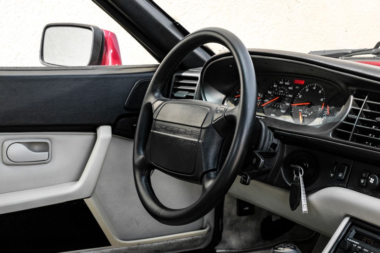 Porsche 944 Vehicle Main Gallery Image 14