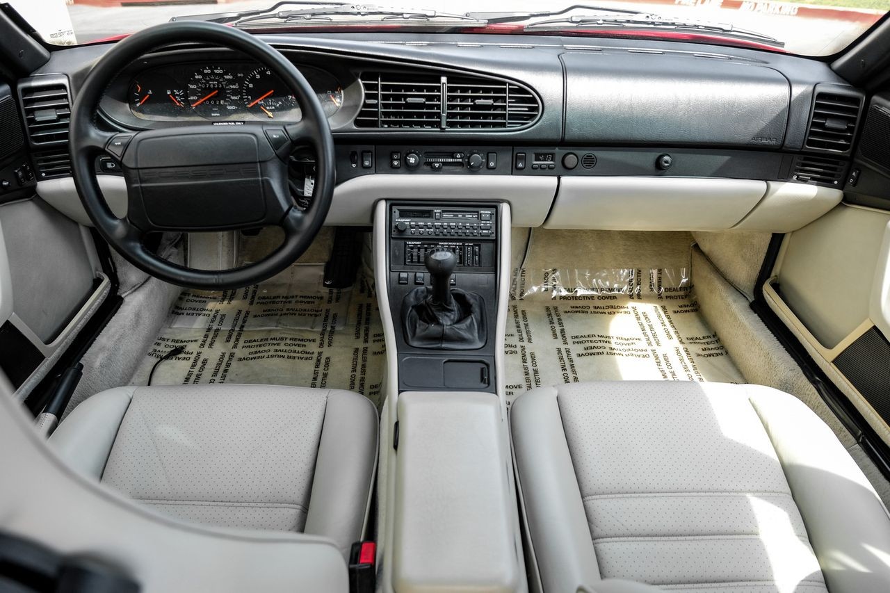 Porsche 944 Vehicle Main Gallery Image 15
