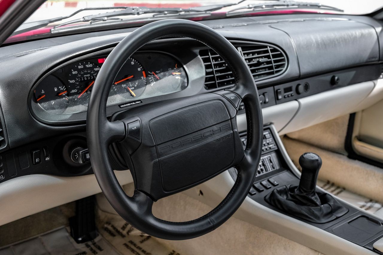 Porsche 944 Vehicle Main Gallery Image 16