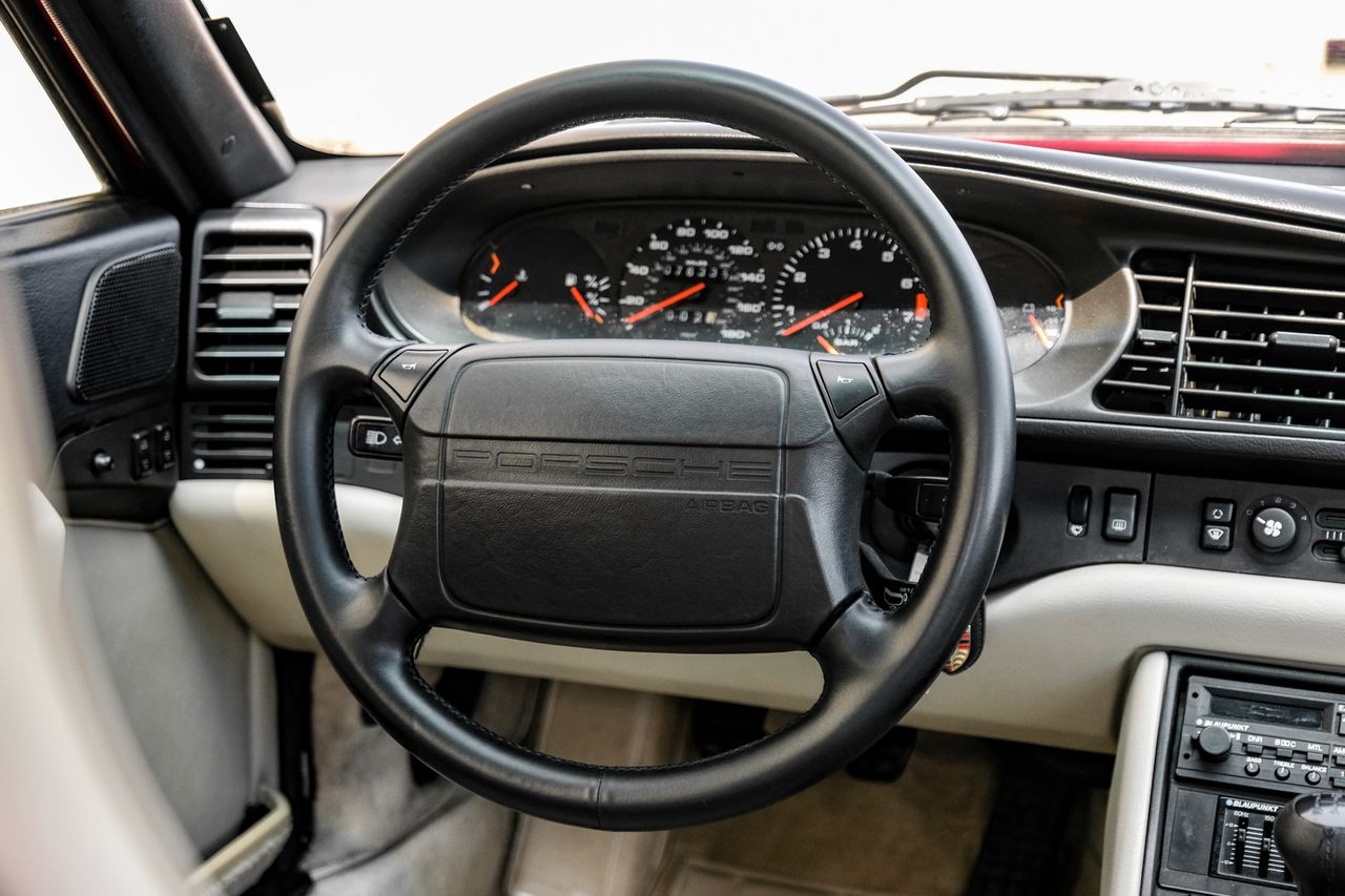 Porsche 944 Vehicle Main Gallery Image 17