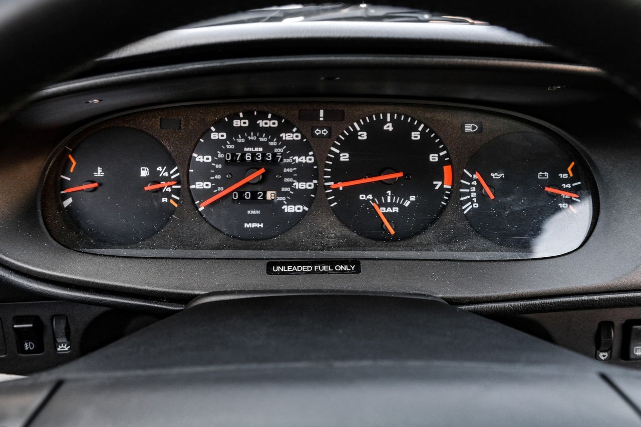 Porsche 944 Vehicle Main Gallery Image 18
