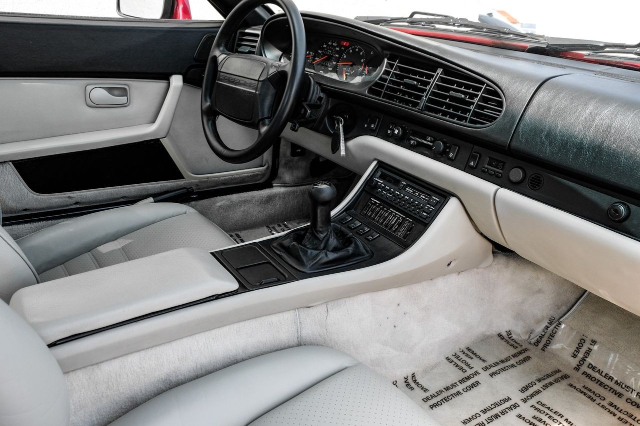 Porsche 944 Vehicle Main Gallery Image 20