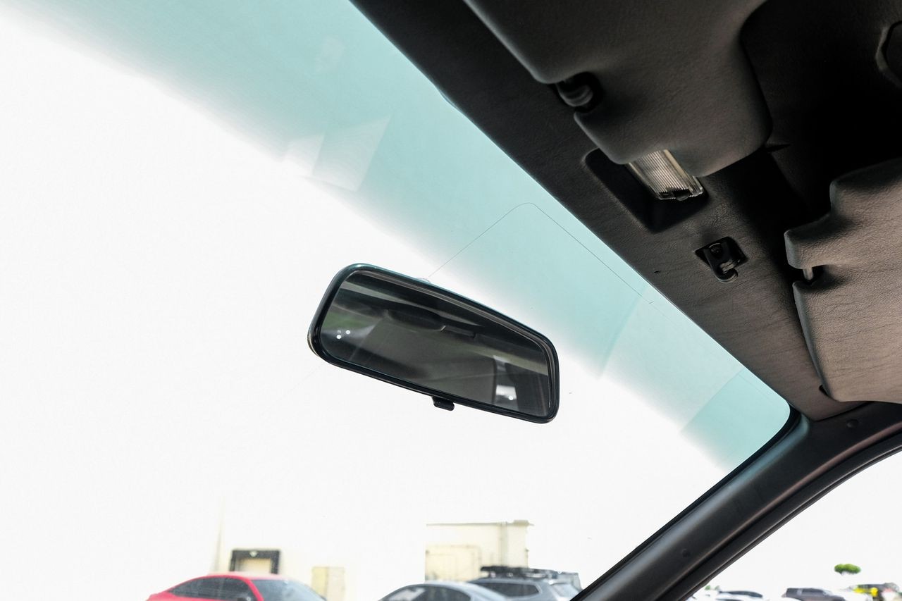 Porsche 944 Vehicle Main Gallery Image 28