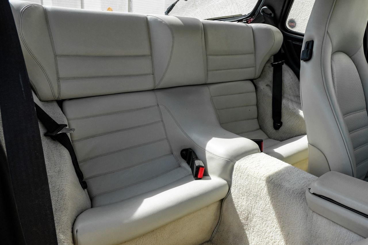 Porsche 944 Vehicle Main Gallery Image 34