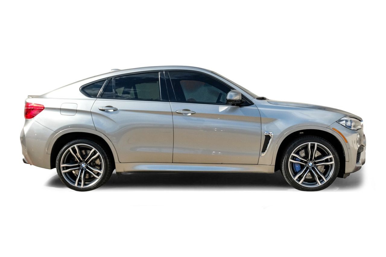 BMW X6 M Vehicle Main Gallery Image 08