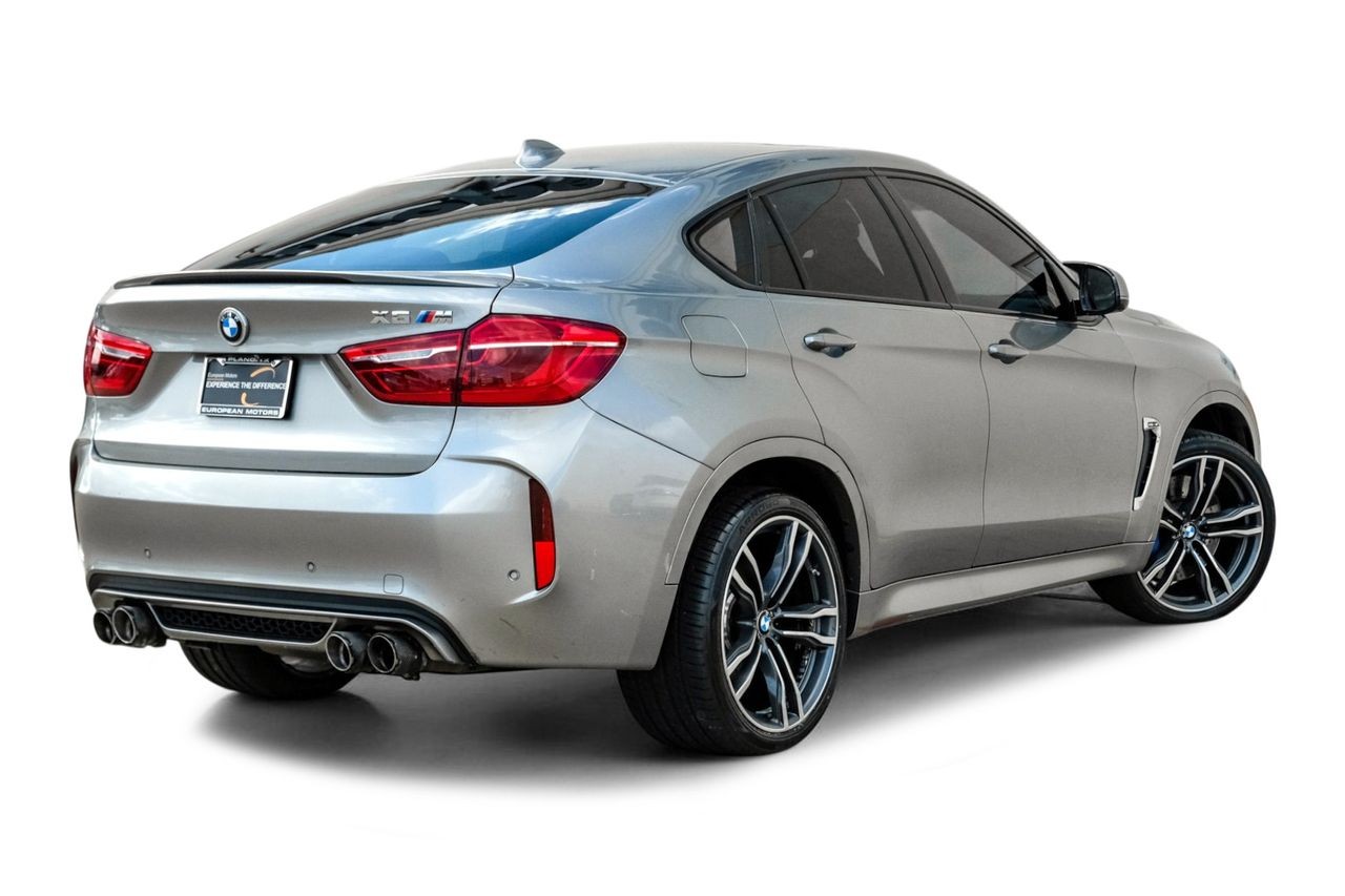 BMW X6 M Vehicle Main Gallery Image 09