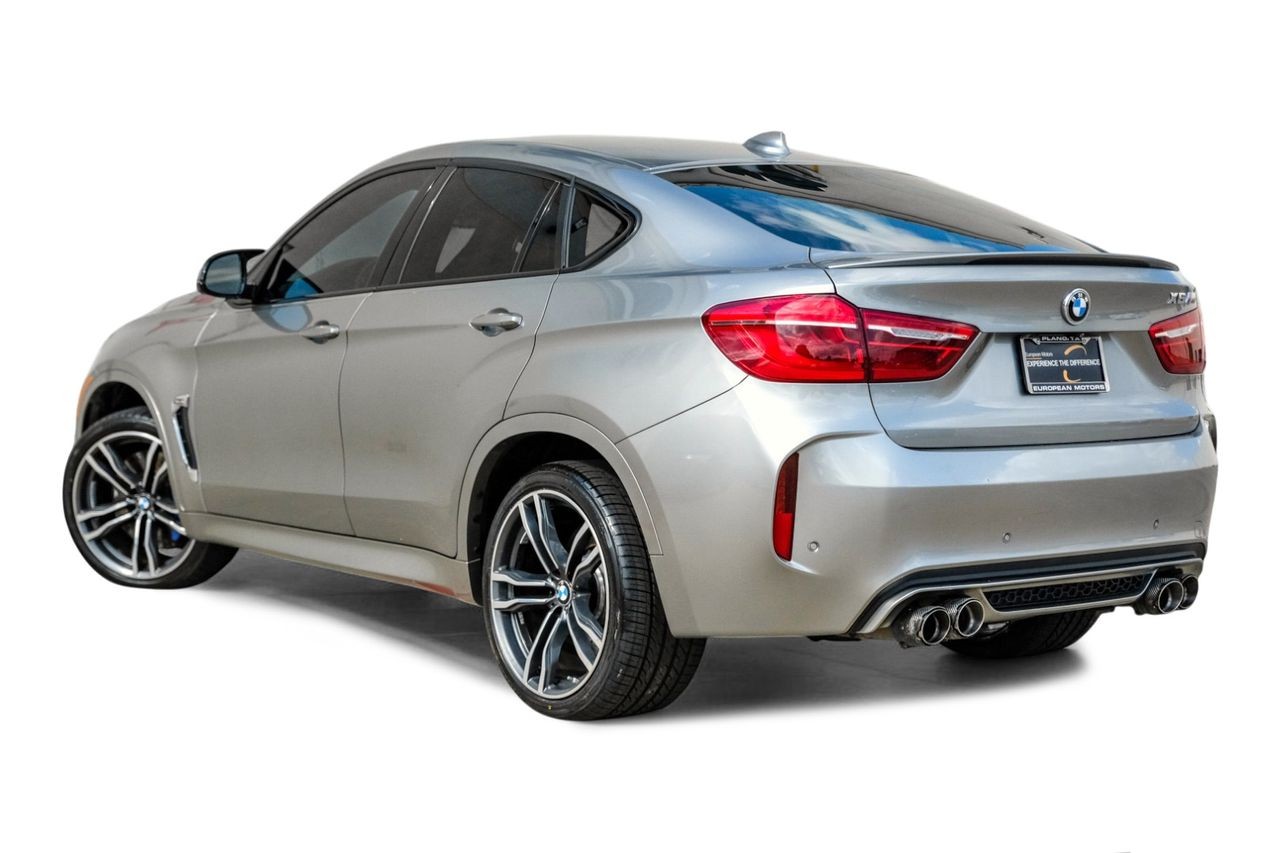 BMW X6 M Vehicle Main Gallery Image 11