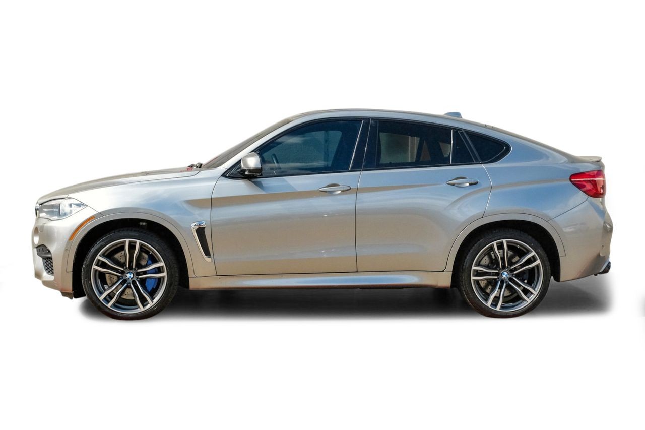BMW X6 M Vehicle Main Gallery Image 12