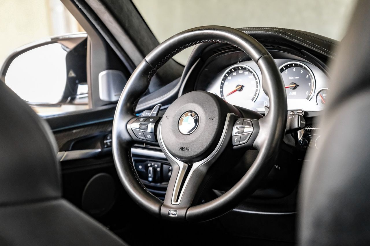 BMW X6 M Vehicle Main Gallery Image 14