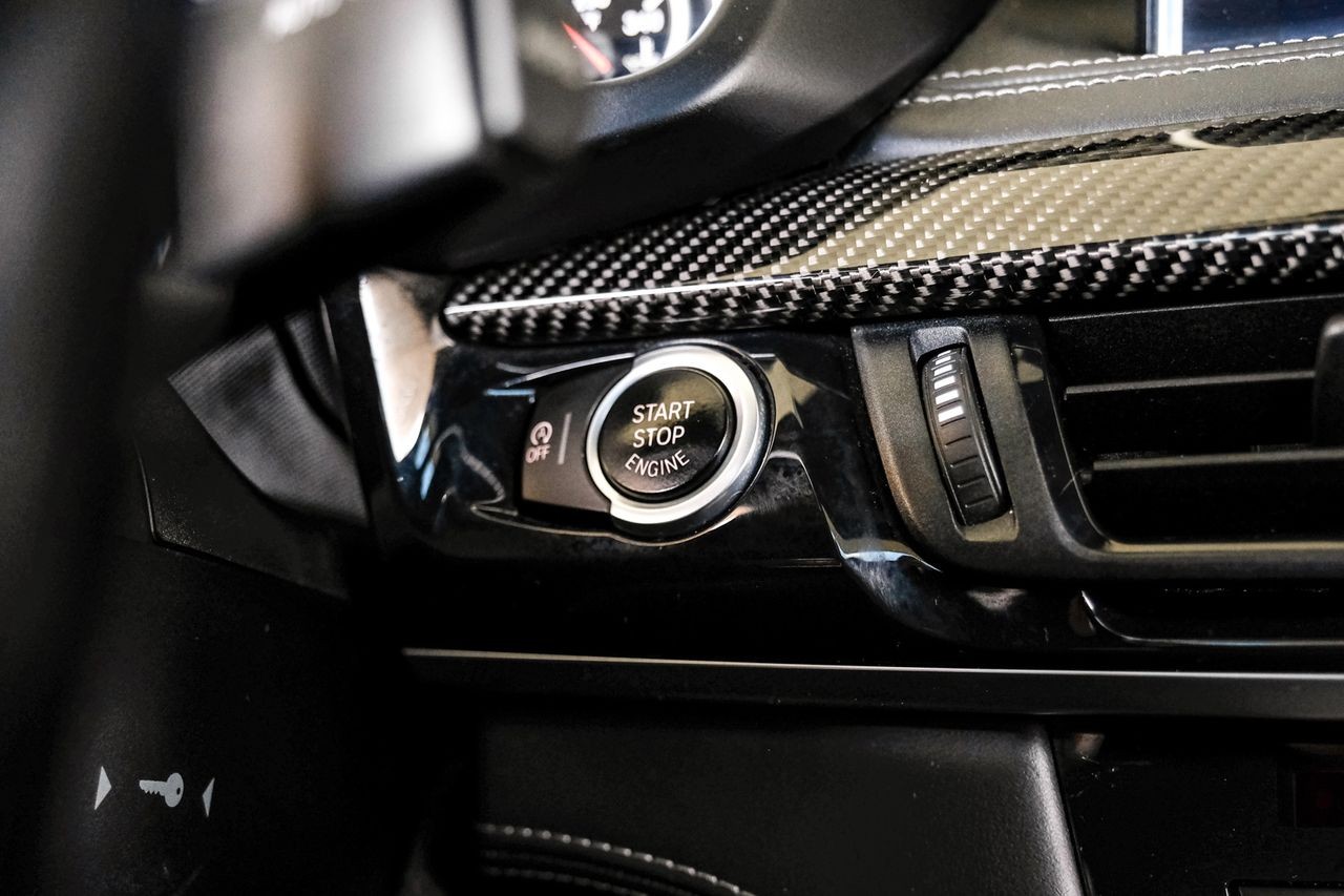 BMW X6 M Vehicle Main Gallery Image 21