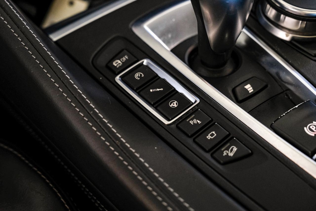 BMW X6 M Vehicle Main Gallery Image 26