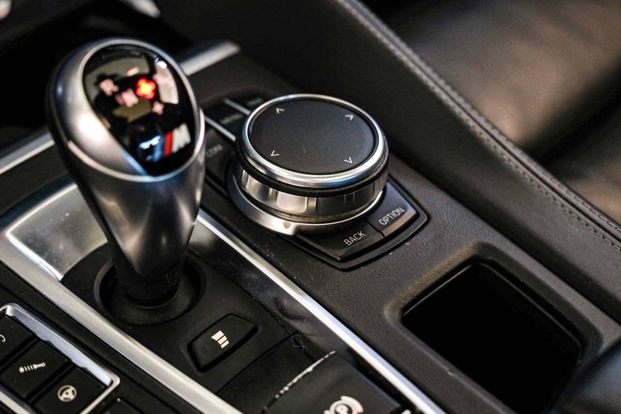 BMW X6 M Vehicle Main Gallery Image 27