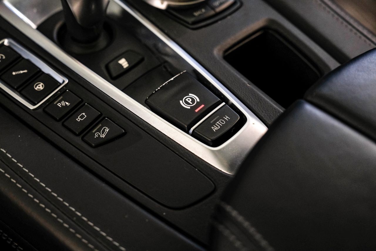 BMW X6 M Vehicle Main Gallery Image 28