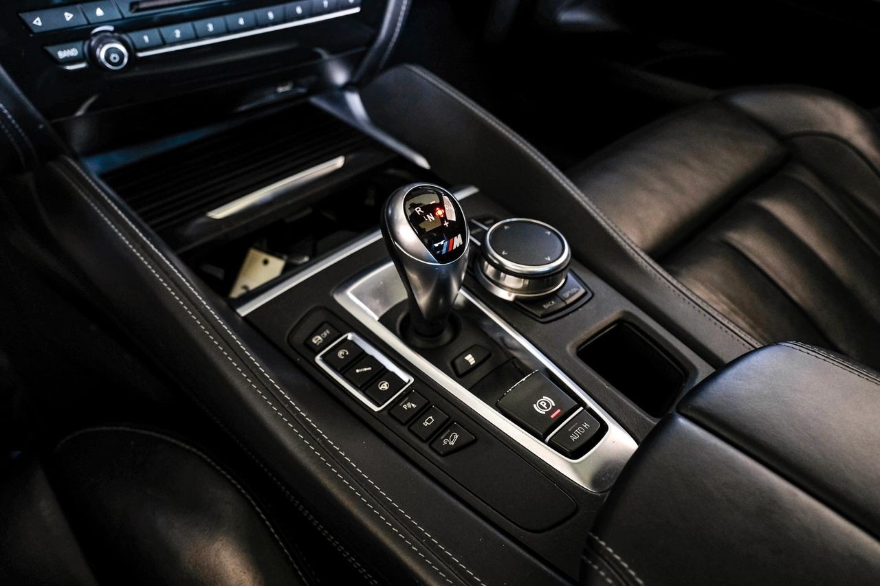 BMW X6 M Vehicle Main Gallery Image 29