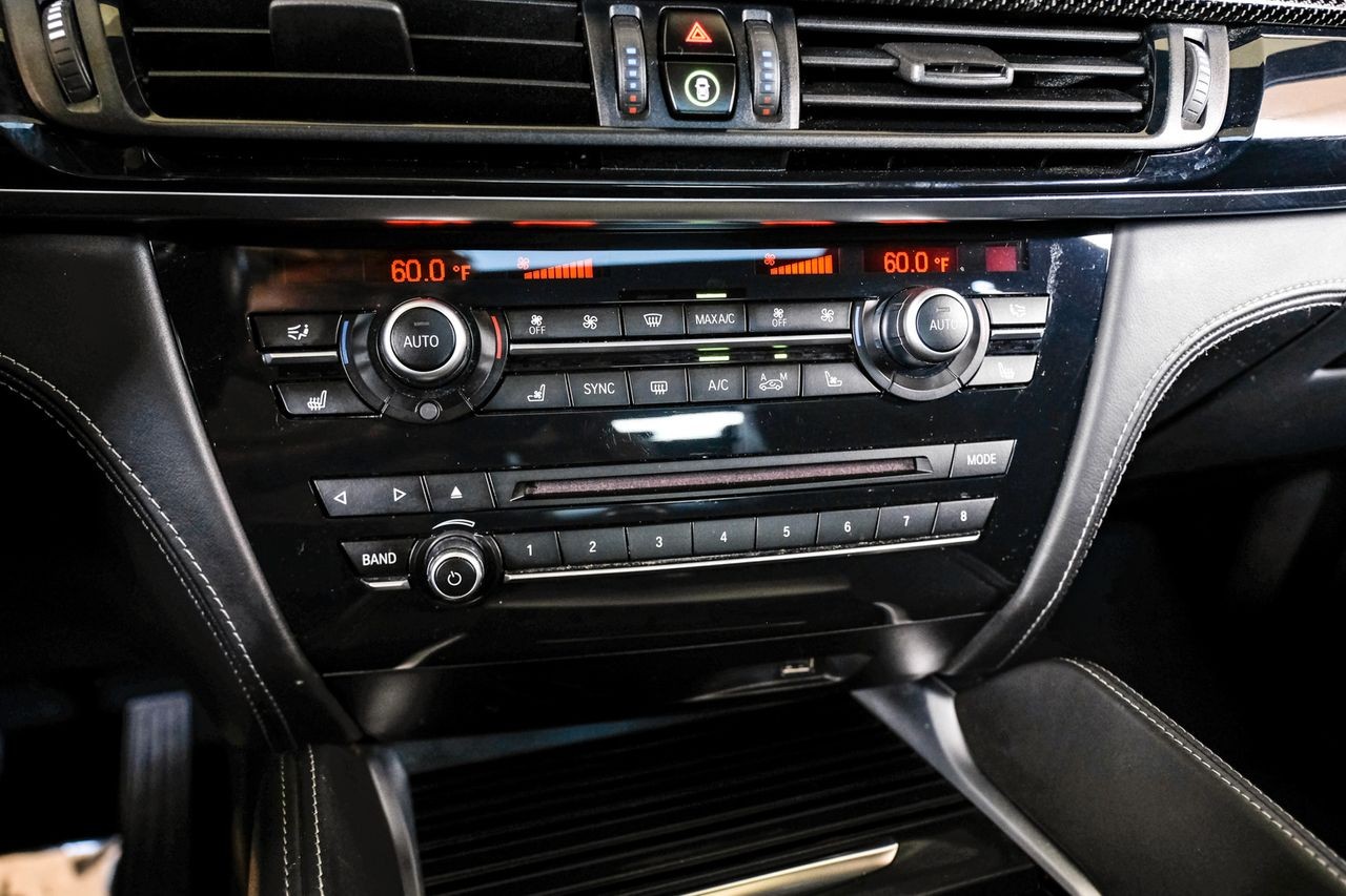 BMW X6 M Vehicle Main Gallery Image 30