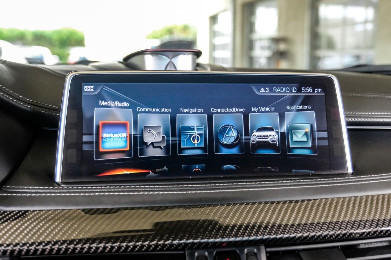 BMW X6 M Vehicle Main Gallery Image 32