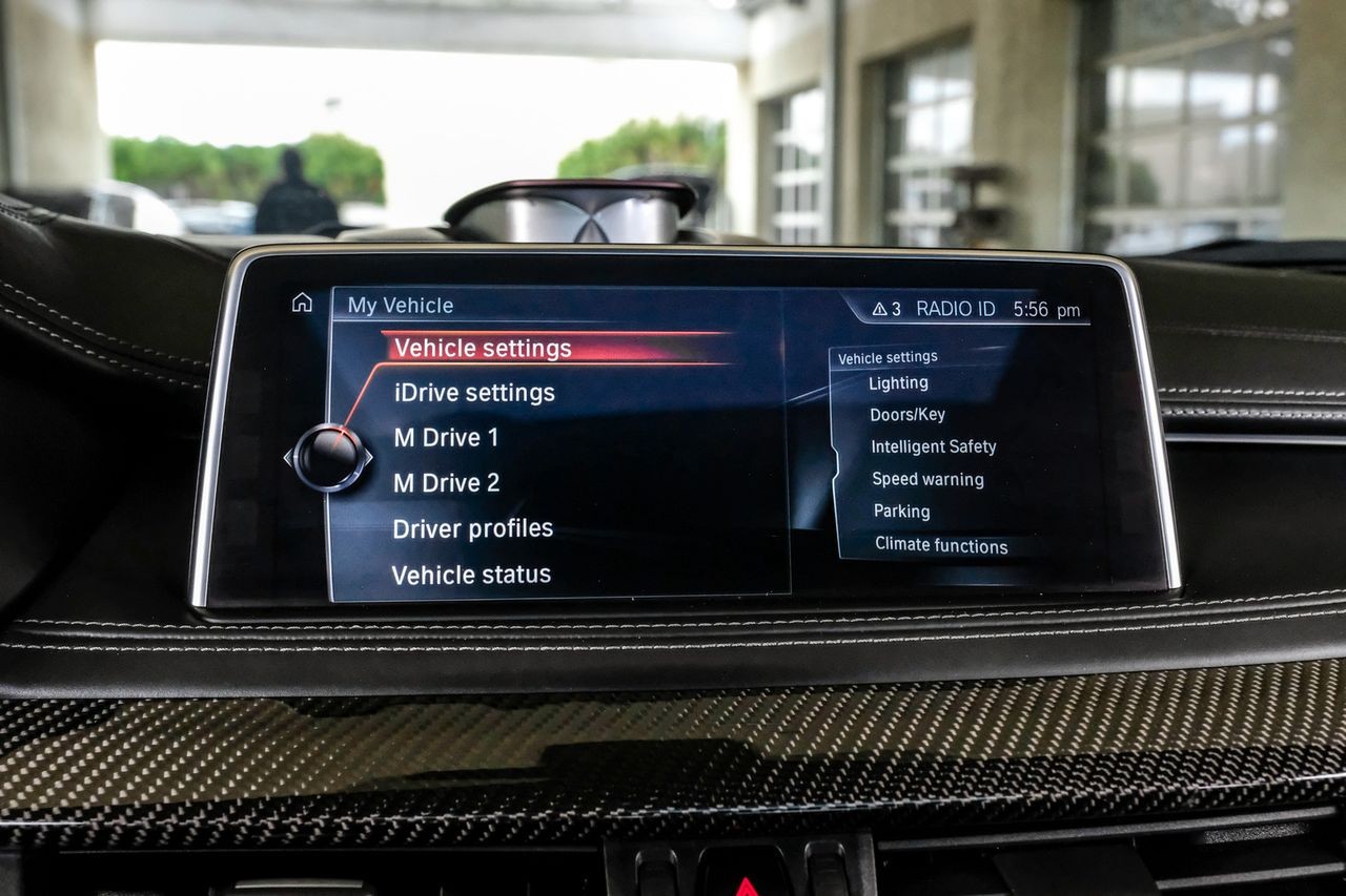 BMW X6 M Vehicle Main Gallery Image 34