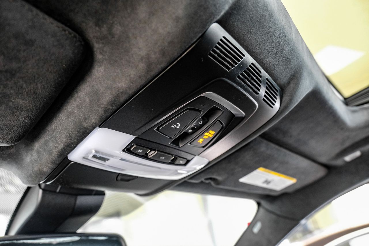 BMW X6 M Vehicle Main Gallery Image 35