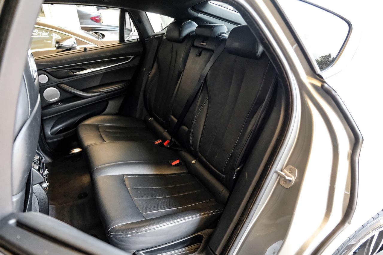 BMW X6 M Vehicle Main Gallery Image 43